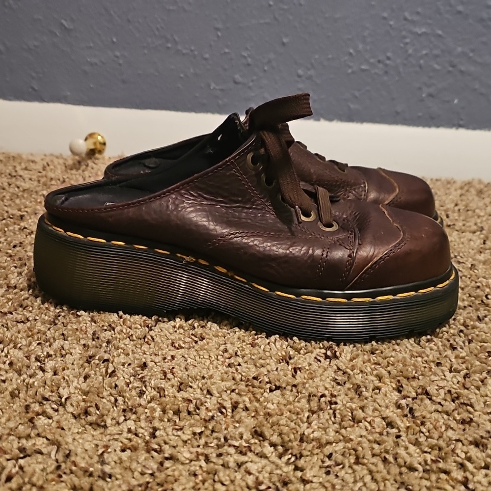 Orginal vintage Dr. Martens Clogs, Super cute sz us 7 Uk Sz 5 brown leather